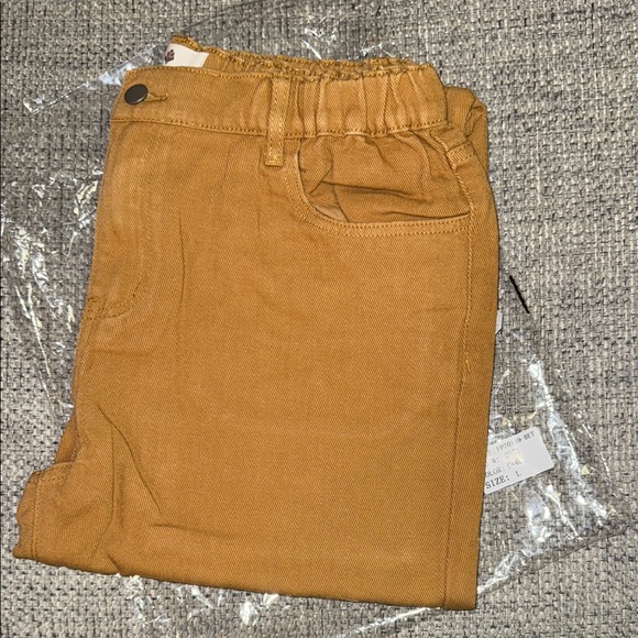 Betsey’s Boutiqe Pants - Picture 1 of 6